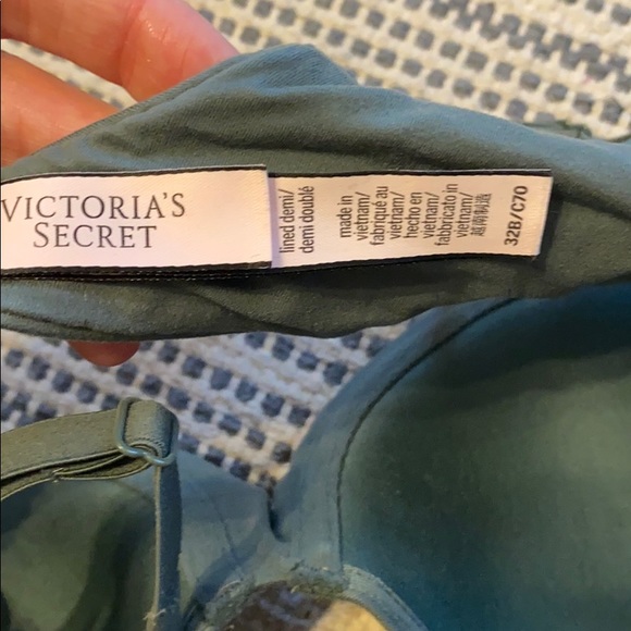 Victoria’s Secret Bra NWOT & Panty NWT set - Picture 4 of 7